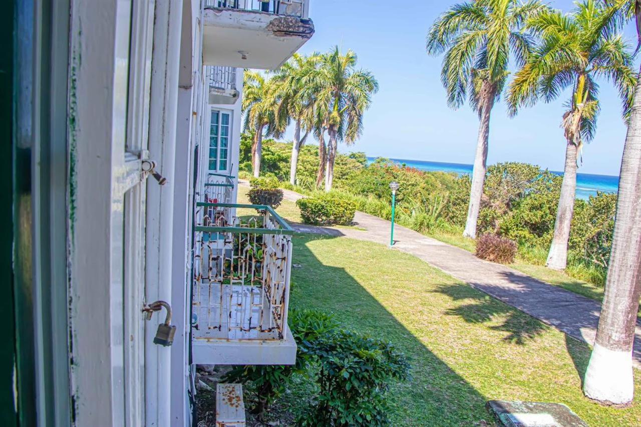 Malibu Ocean View Studio Apartment Монтего Бей Екстериор снимка